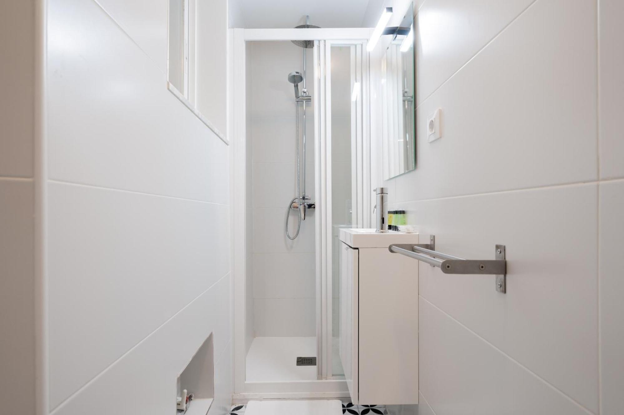 Apartamento En La Plaza De Lavapies Alquiler Temporal Madrid Exterior foto