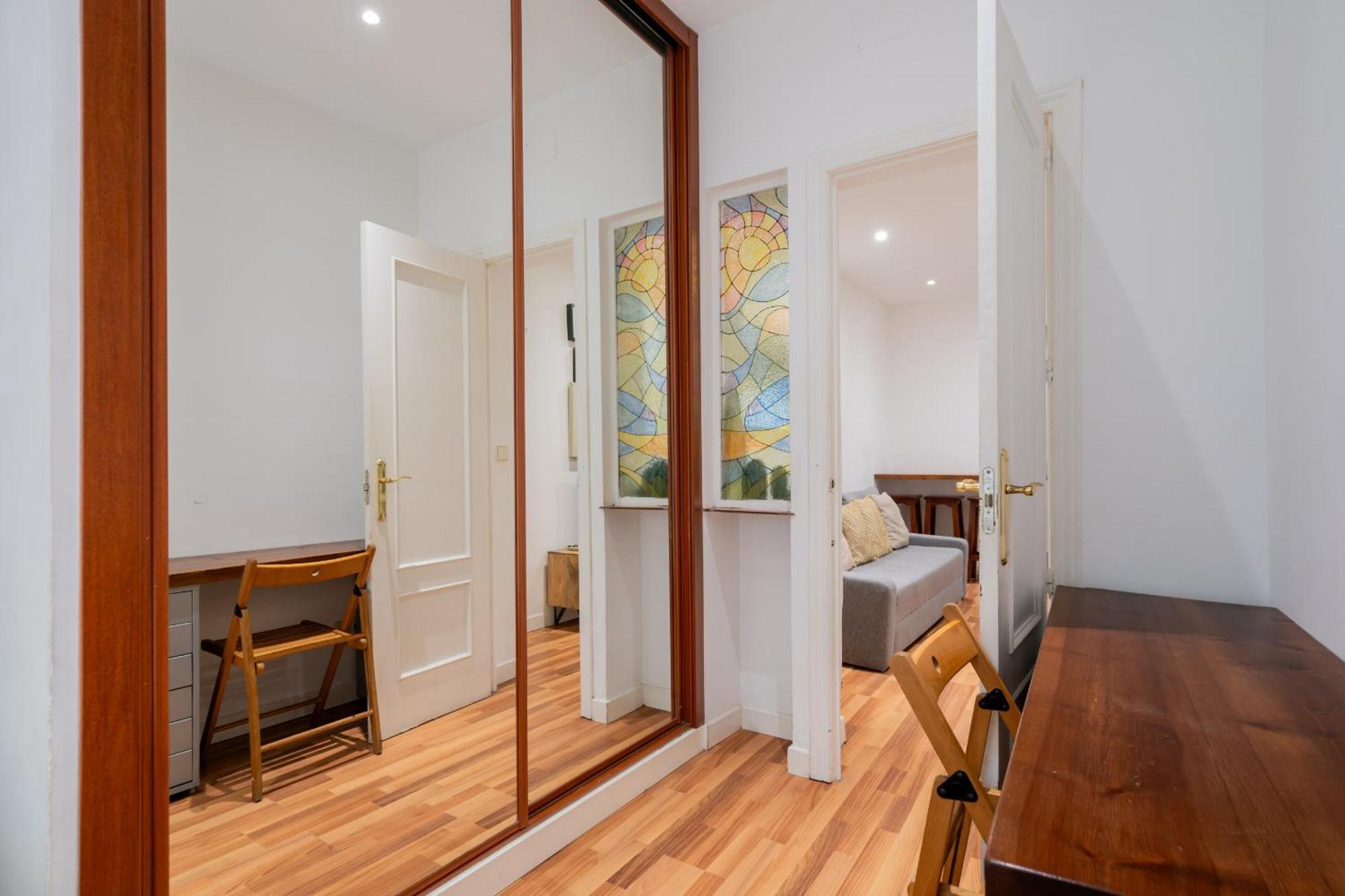 Apartamento En La Plaza De Lavapies Alquiler Temporal Madrid Exterior foto